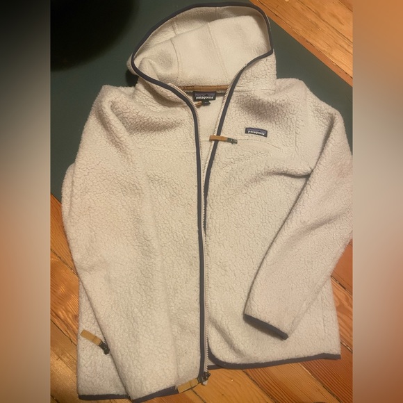 Patagonia Sweaters - Patagonia Women's Retro Pile Fleece Hoody sz M